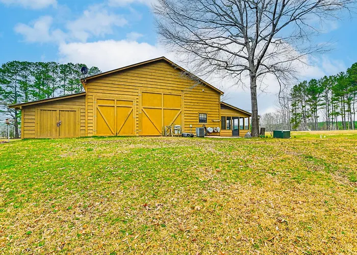 Hike & Fish: Family-Friendly Louisville Home